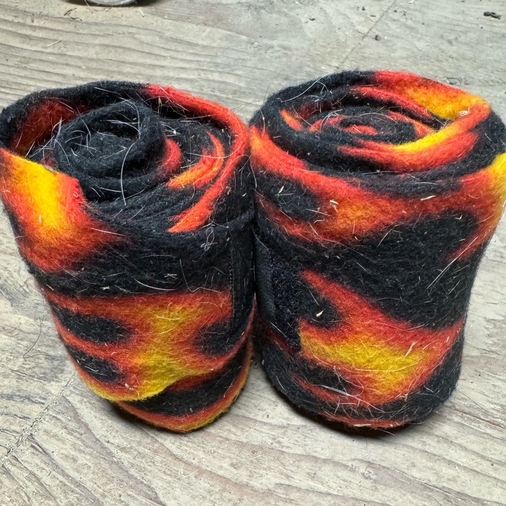 Flames Horse Fleece Polo Wraps Set Equestrian